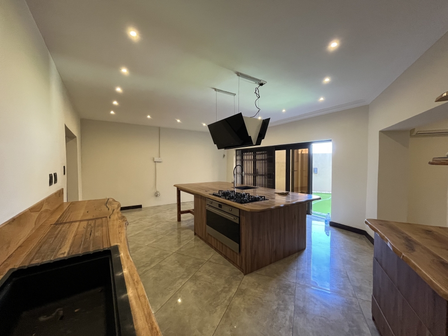 5 Bedroom Property for Sale in Grove End KwaZulu-Natal