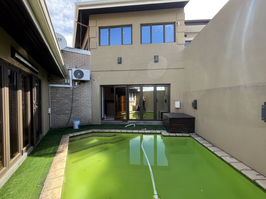 5 Bedroom Property for Sale in Grove End KwaZulu-Natal