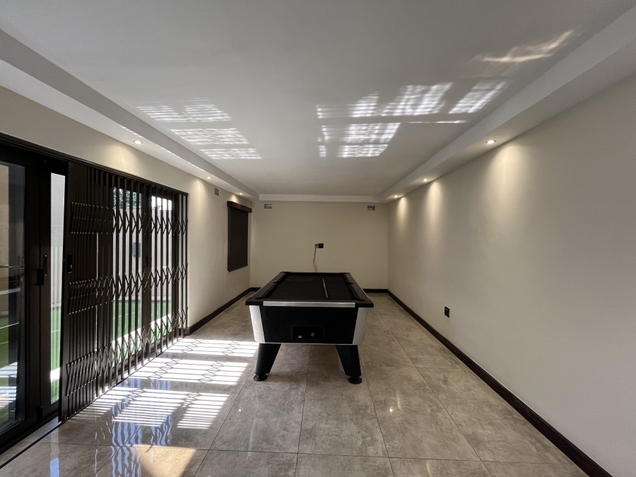 5 Bedroom Property for Sale in Grove End KwaZulu-Natal