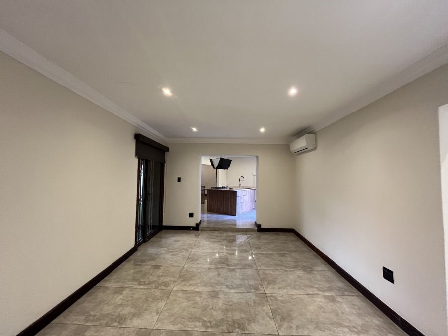 5 Bedroom Property for Sale in Grove End KwaZulu-Natal