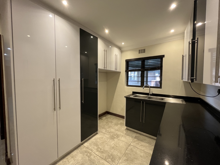 5 Bedroom Property for Sale in Grove End KwaZulu-Natal