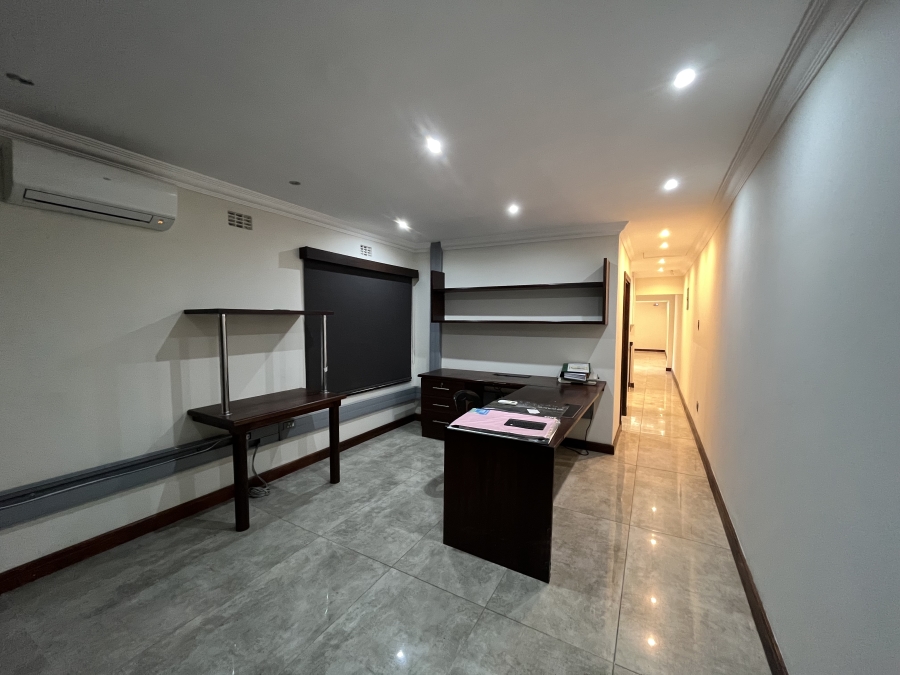 5 Bedroom Property for Sale in Grove End KwaZulu-Natal