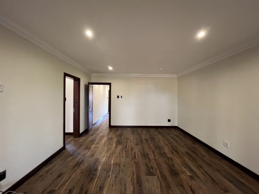 5 Bedroom Property for Sale in Grove End KwaZulu-Natal