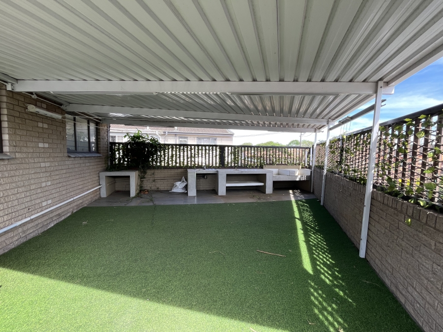 5 Bedroom Property for Sale in Grove End KwaZulu-Natal