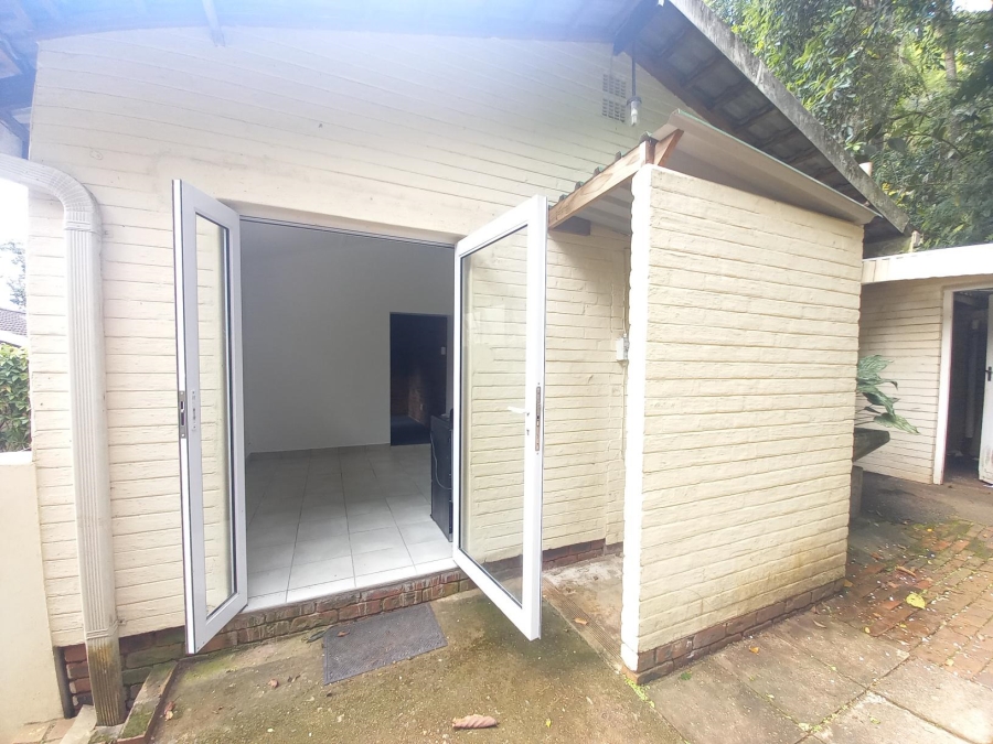 1 Bedroom Property for Sale in Kloof KwaZulu-Natal