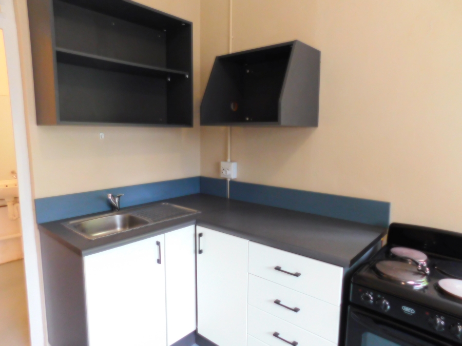 1 Bedroom Property for Sale in Kloof KwaZulu-Natal