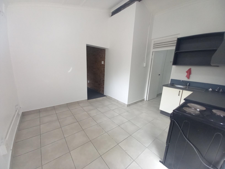 1 Bedroom Property for Sale in Kloof KwaZulu-Natal