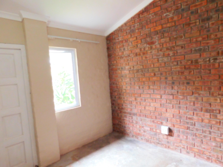 1 Bedroom Property for Sale in Kloof KwaZulu-Natal