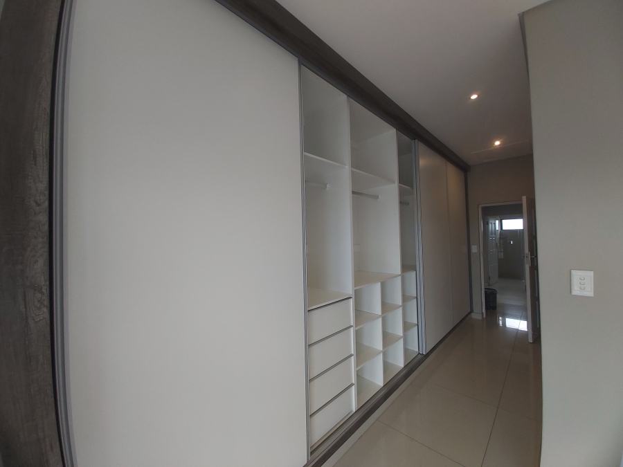 To Let 4 Bedroom Property for Rent in Palm Lakes Estate KwaZulu-Natal