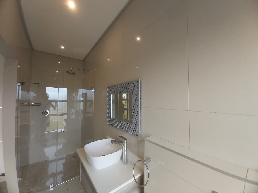 To Let 4 Bedroom Property for Rent in Palm Lakes Estate KwaZulu-Natal