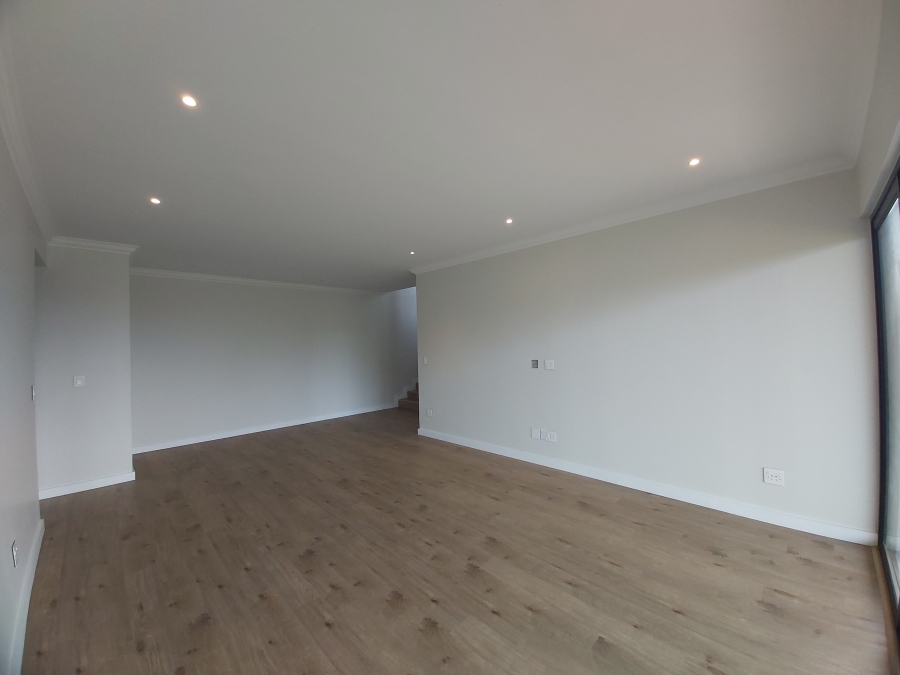 To Let 4 Bedroom Property for Rent in New Salt Rock City KwaZulu-Natal