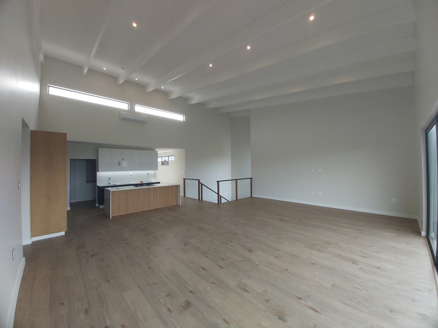 To Let 4 Bedroom Property for Rent in New Salt Rock City KwaZulu-Natal