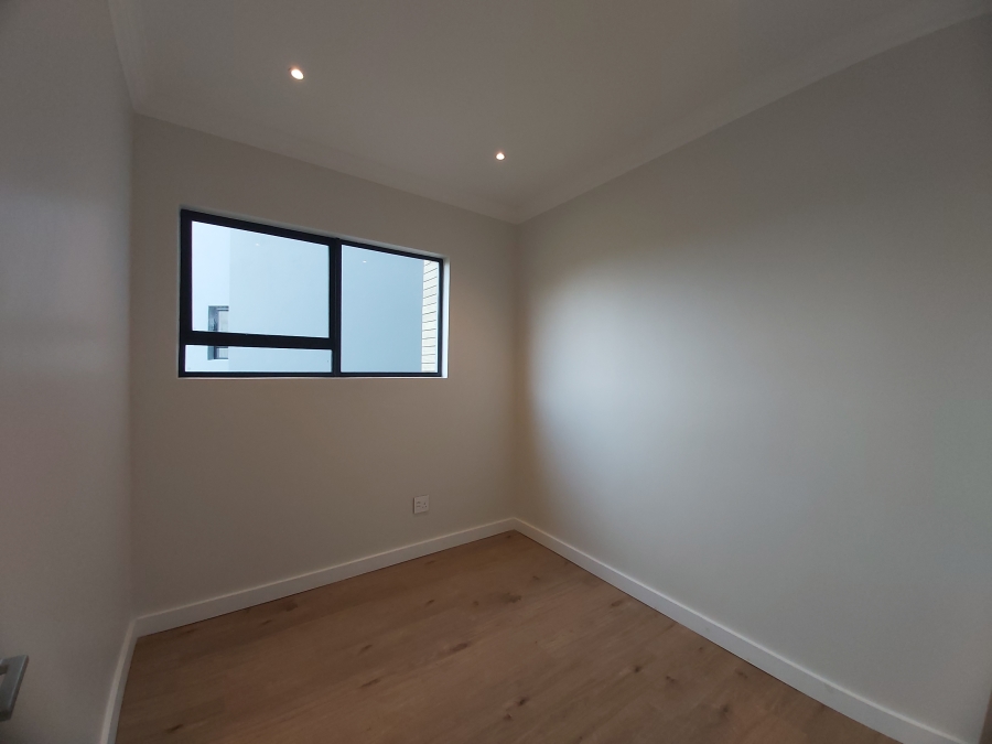 To Let 4 Bedroom Property for Rent in New Salt Rock City KwaZulu-Natal