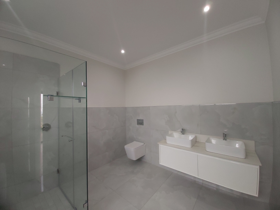 To Let 4 Bedroom Property for Rent in New Salt Rock City KwaZulu-Natal