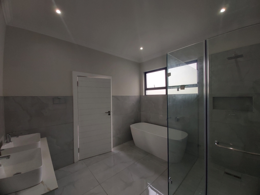 To Let 4 Bedroom Property for Rent in New Salt Rock City KwaZulu-Natal