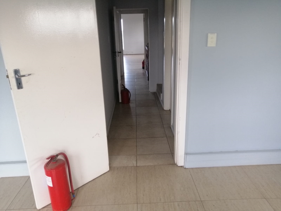 To Let Commercial Property for Rent in Bluff KwaZulu-Natal