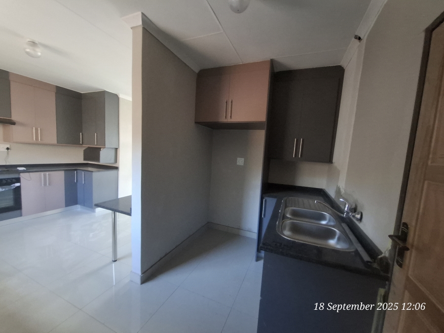 To Let 2 Bedroom Property for Rent in Signal Hill KwaZulu-Natal