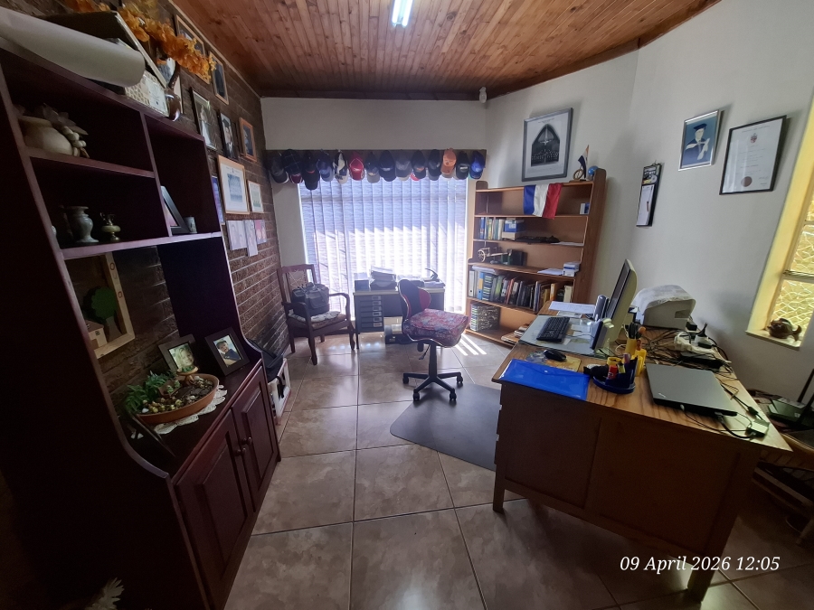 4 Bedroom Property for Sale in Huttenheights KwaZulu-Natal