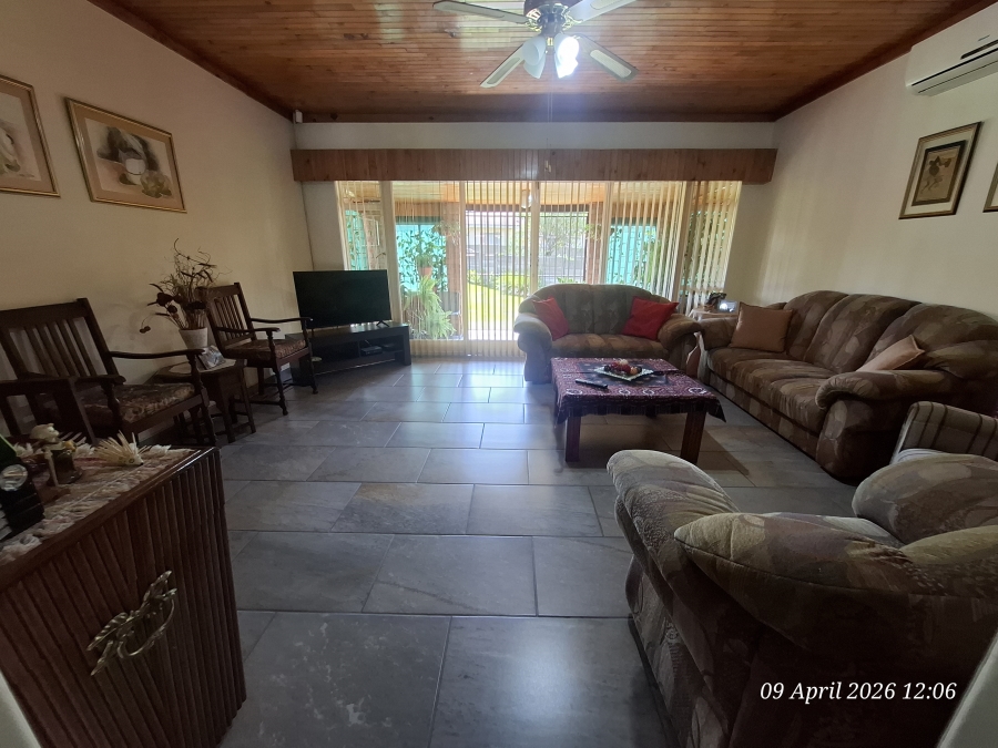 4 Bedroom Property for Sale in Huttenheights KwaZulu-Natal