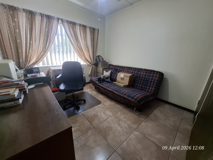 4 Bedroom Property for Sale in Huttenheights KwaZulu-Natal