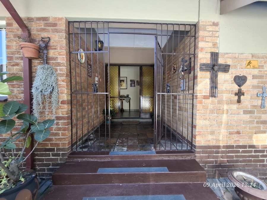 4 Bedroom Property for Sale in Huttenheights KwaZulu-Natal