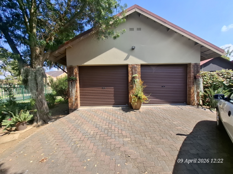 4 Bedroom Property for Sale in Huttenheights KwaZulu-Natal