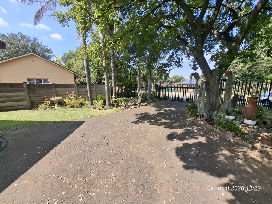 4 Bedroom Property for Sale in Huttenheights KwaZulu-Natal