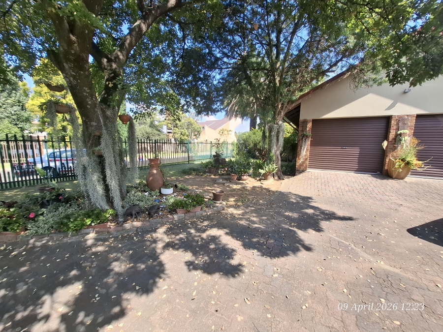 4 Bedroom Property for Sale in Huttenheights KwaZulu-Natal