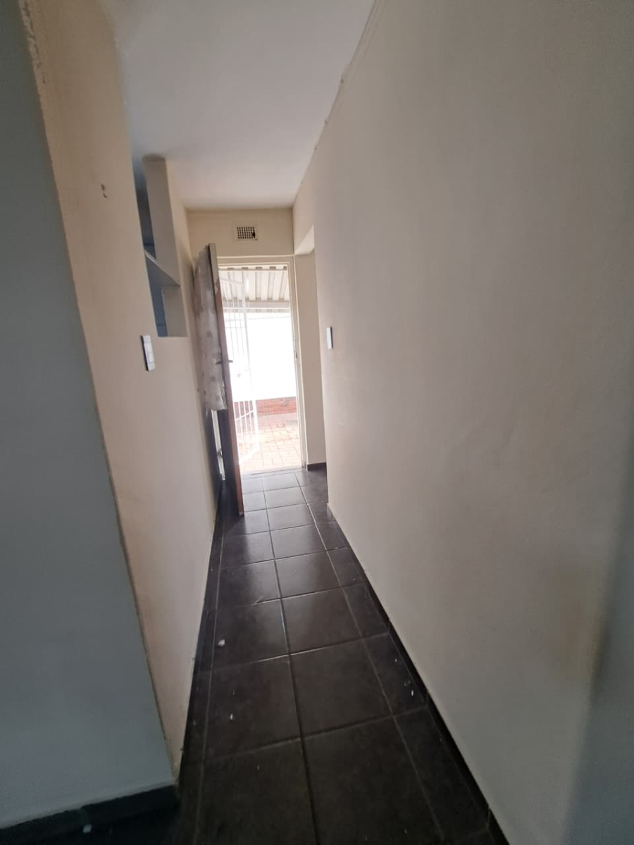 2 Bedroom Property for Sale in Montclair KwaZulu-Natal