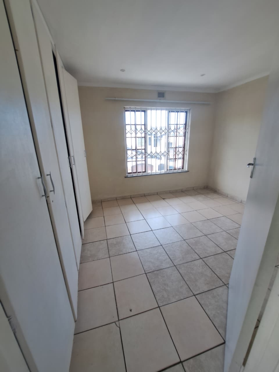 2 Bedroom Property for Sale in Montclair KwaZulu-Natal