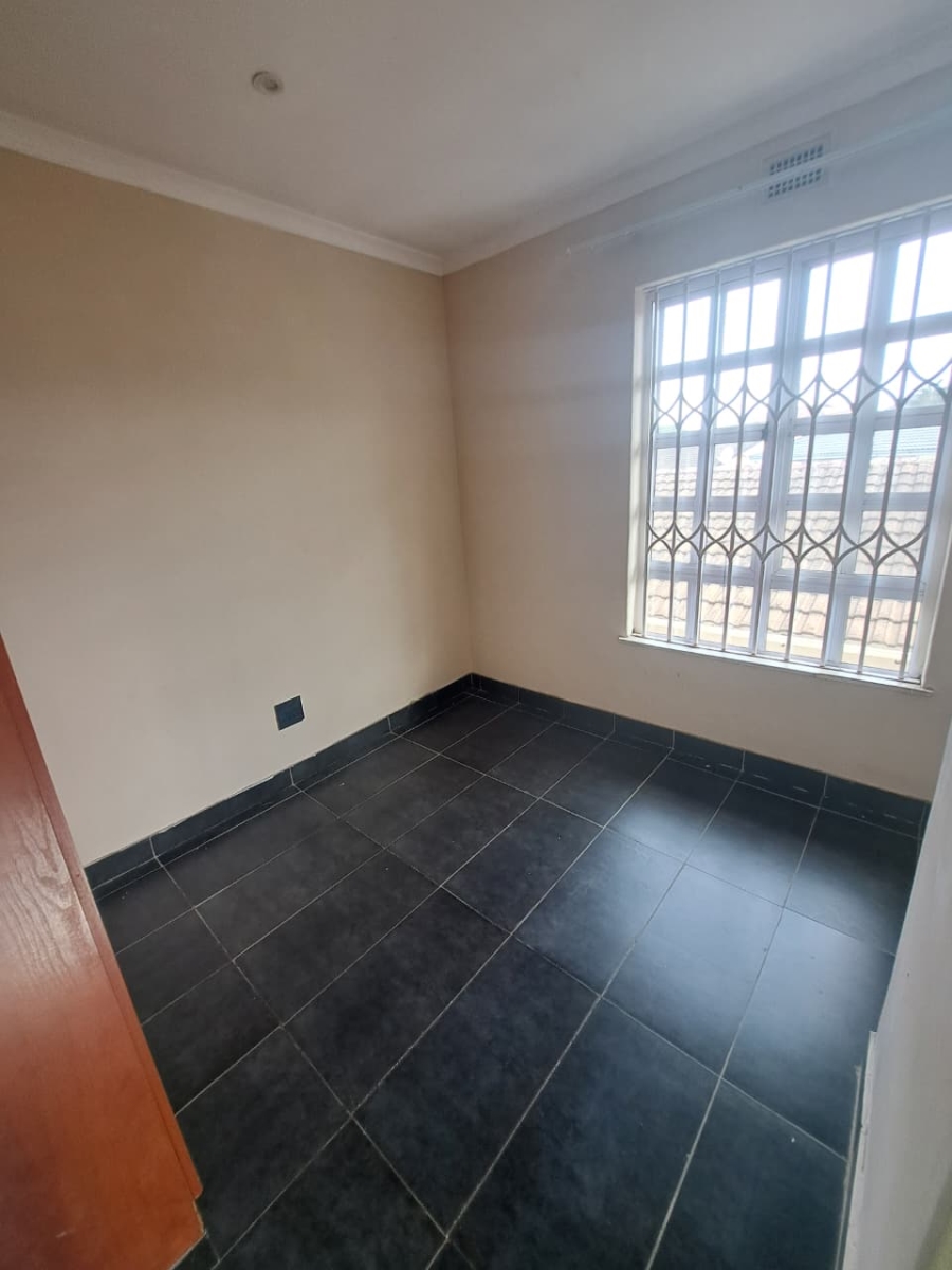2 Bedroom Property for Sale in Montclair KwaZulu-Natal