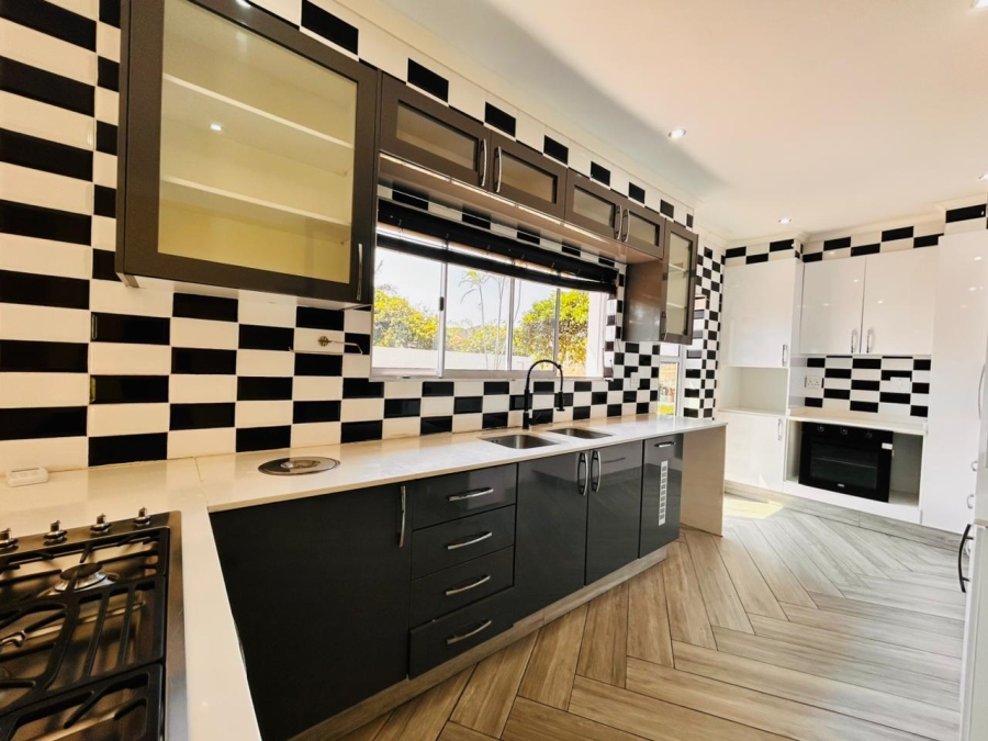 4 Bedroom Property for Sale in Meer En See KwaZulu-Natal