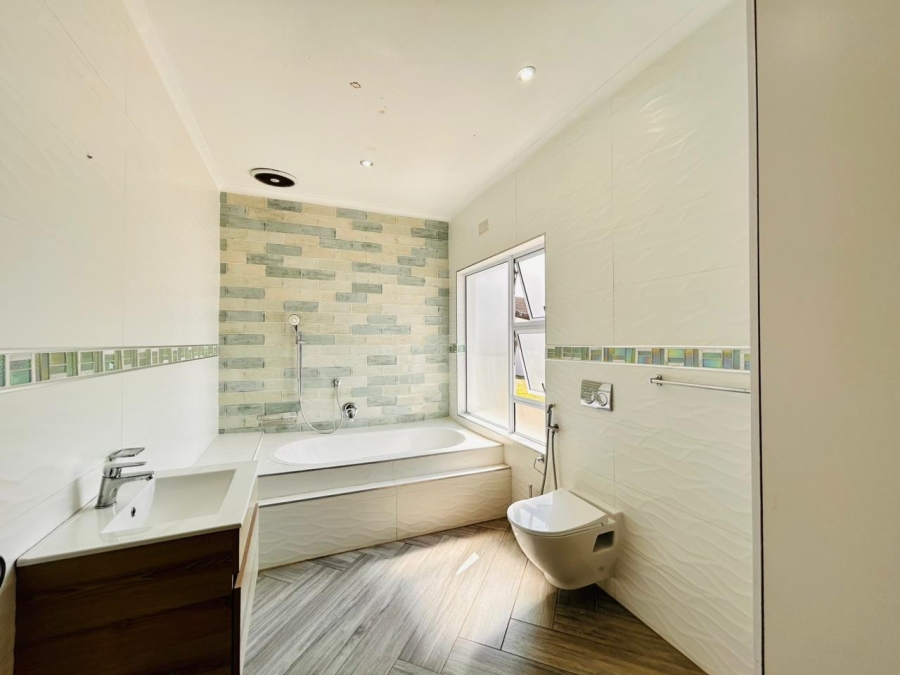 4 Bedroom Property for Sale in Meer En See KwaZulu-Natal