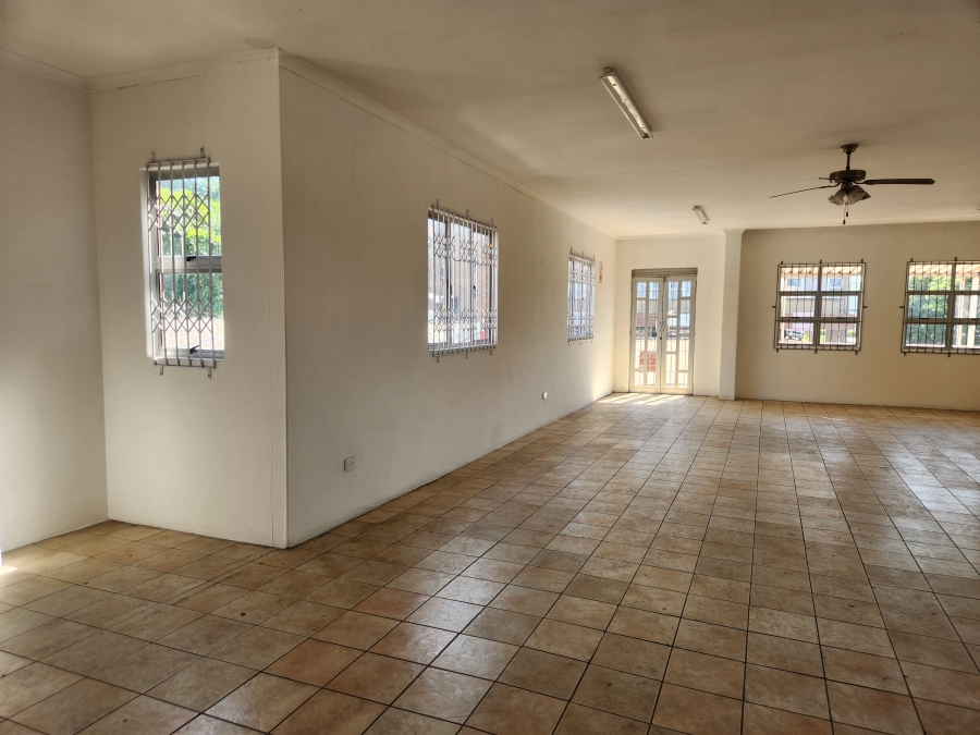 To Let Commercial Property for Rent in Verulam KwaZulu-Natal