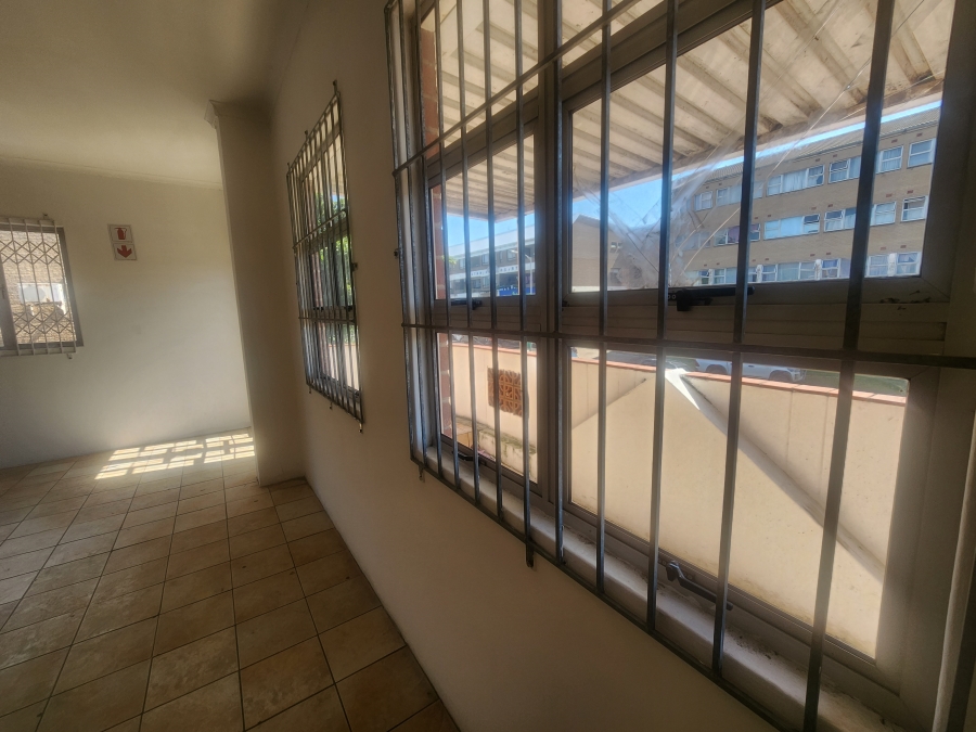 To Let Commercial Property for Rent in Verulam KwaZulu-Natal