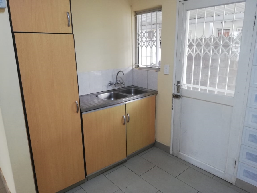 To Let 2 Bedroom Property for Rent in Redcliffe KwaZulu-Natal