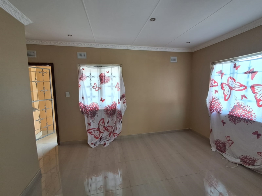 2 Bedroom Property for Sale in Dawncrest KwaZulu-Natal