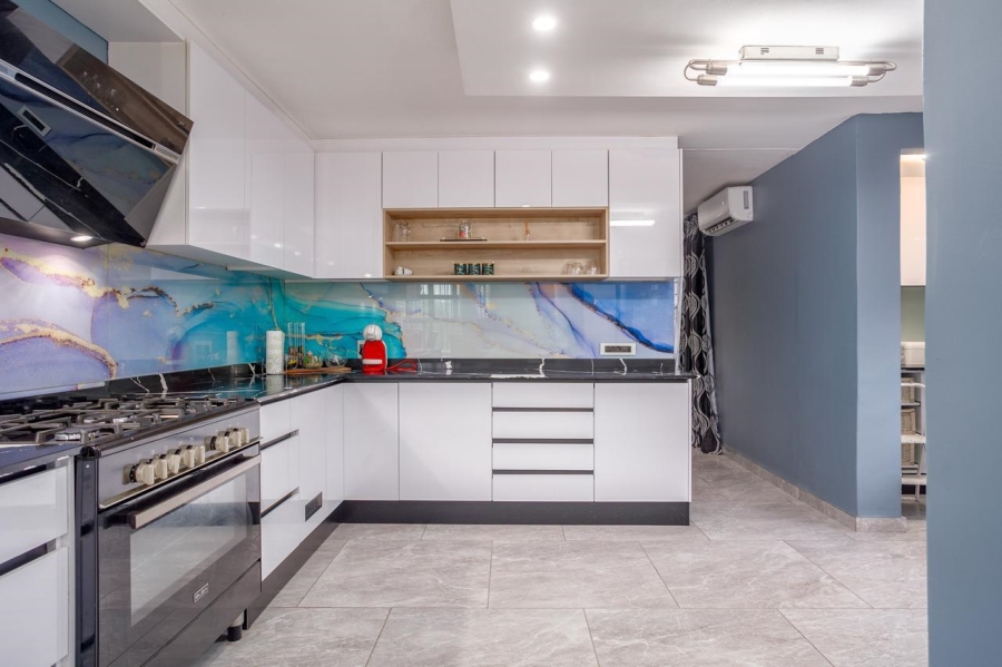 5 Bedroom Property for Sale in Reservoir Hills KwaZulu-Natal