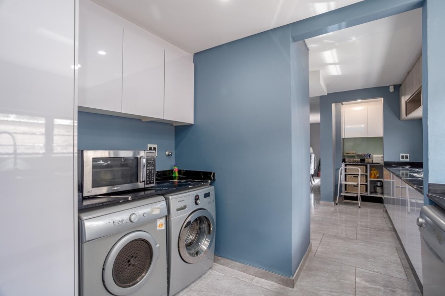 5 Bedroom Property for Sale in Reservoir Hills KwaZulu-Natal