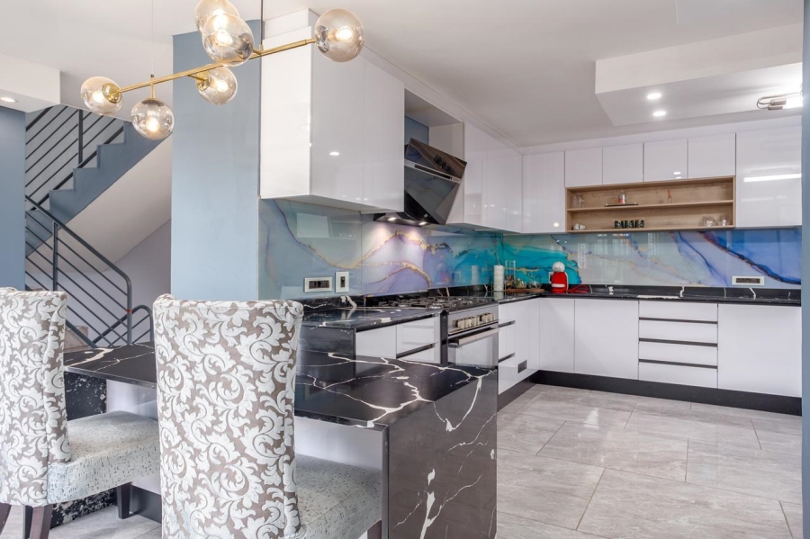 5 Bedroom Property for Sale in Reservoir Hills KwaZulu-Natal