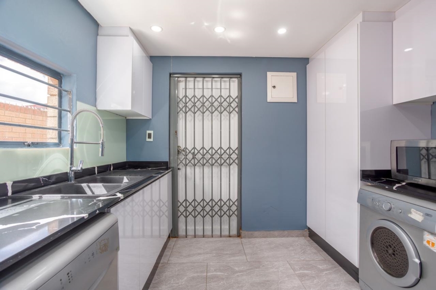 5 Bedroom Property for Sale in Reservoir Hills KwaZulu-Natal