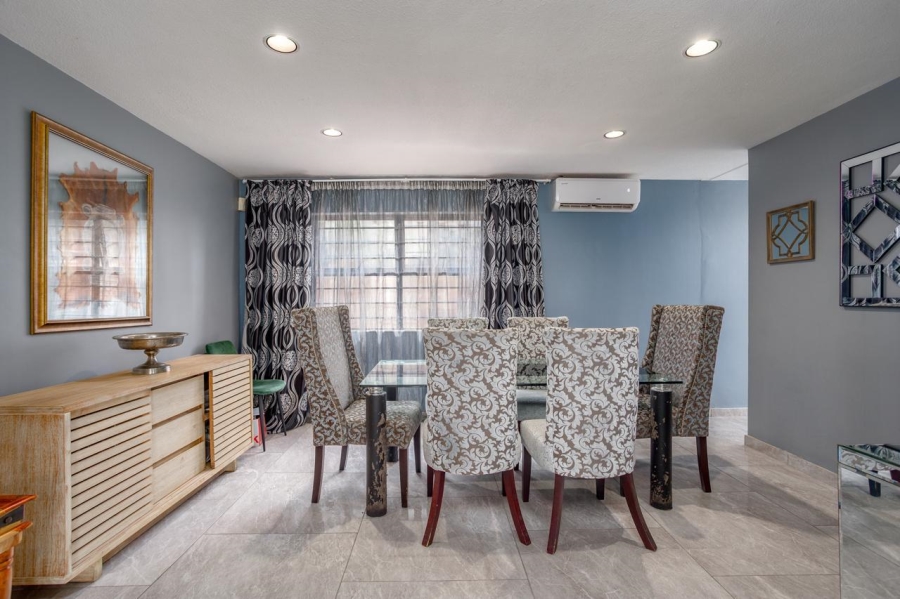 5 Bedroom Property for Sale in Reservoir Hills KwaZulu-Natal