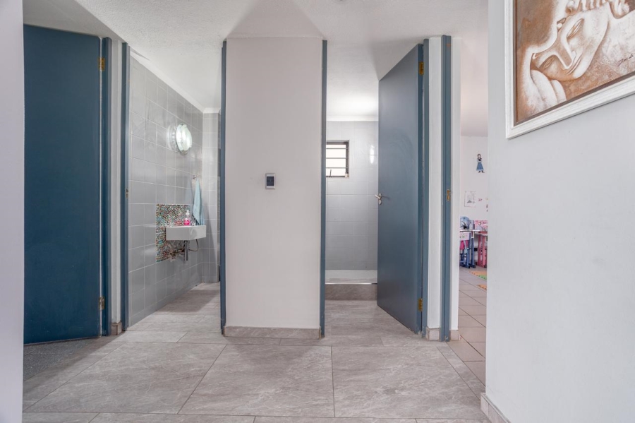 5 Bedroom Property for Sale in Reservoir Hills KwaZulu-Natal