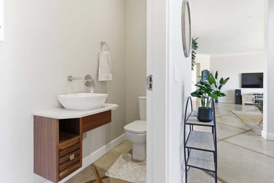 6 Bedroom Property for Sale in Alverstone KwaZulu-Natal