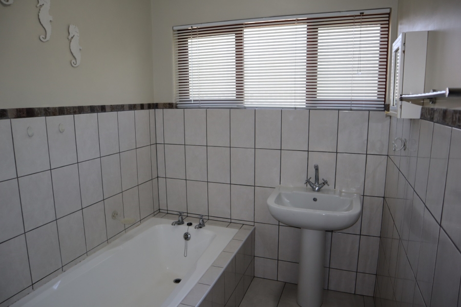 To Let 3 Bedroom Property for Rent in Pinetown KwaZulu-Natal