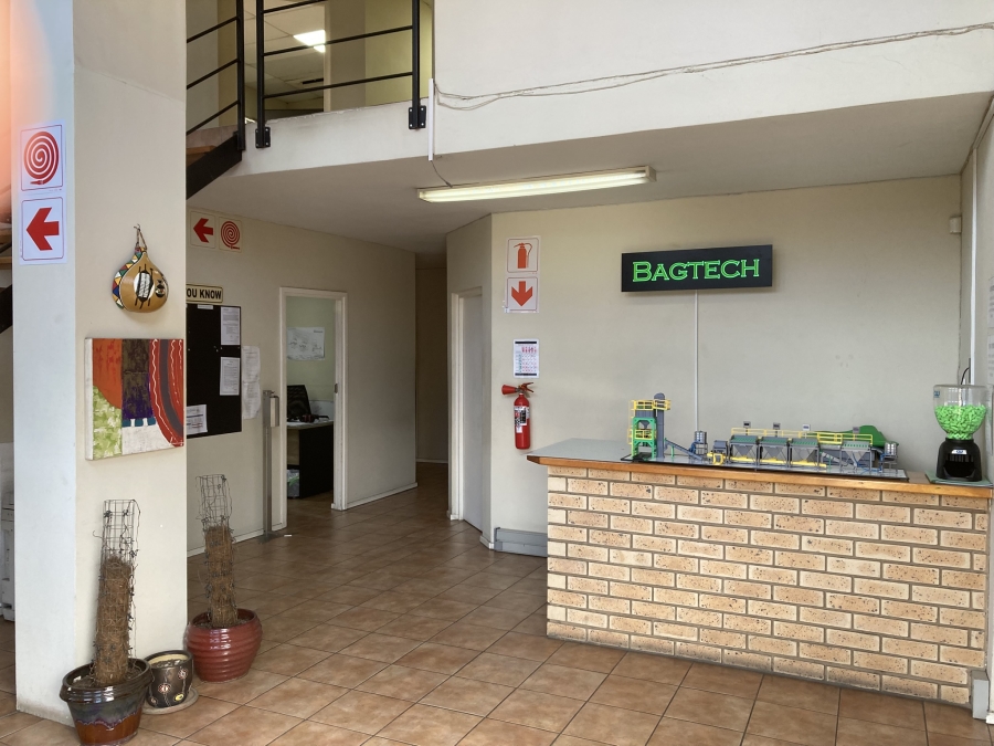 To Let Commercial Property for Rent in Mahogany Ridge KwaZulu-Natal