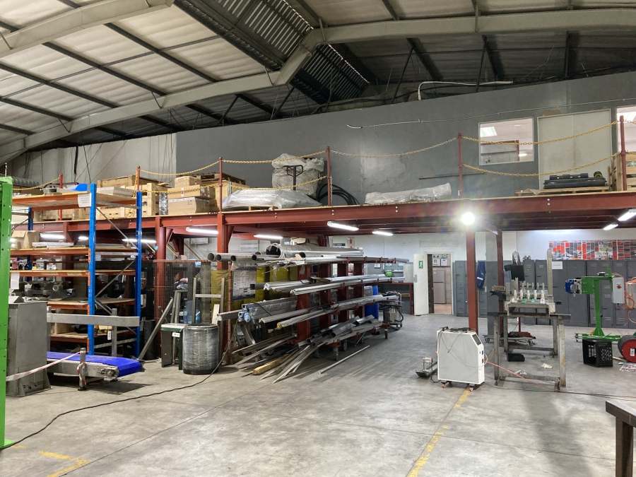 To Let Commercial Property for Rent in Mahogany Ridge KwaZulu-Natal