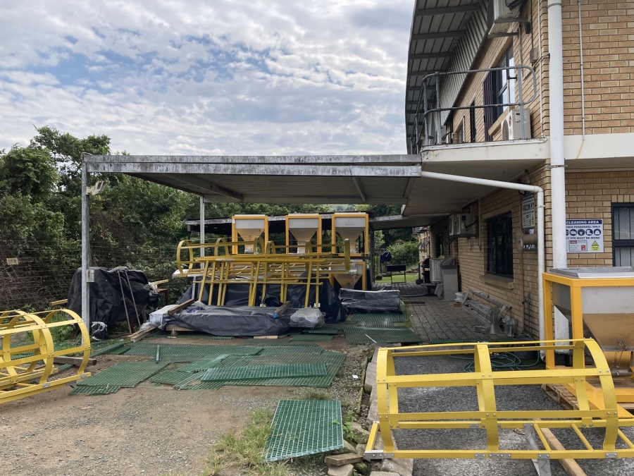 To Let Commercial Property for Rent in Mahogany Ridge KwaZulu-Natal