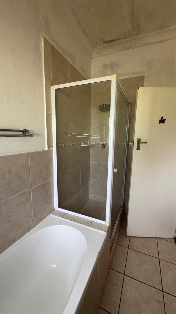 To Let 2 Bedroom Property for Rent in Scottsville KwaZulu-Natal