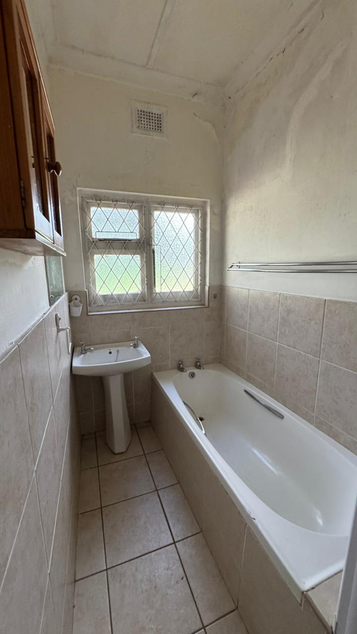 To Let 2 Bedroom Property for Rent in Scottsville KwaZulu-Natal